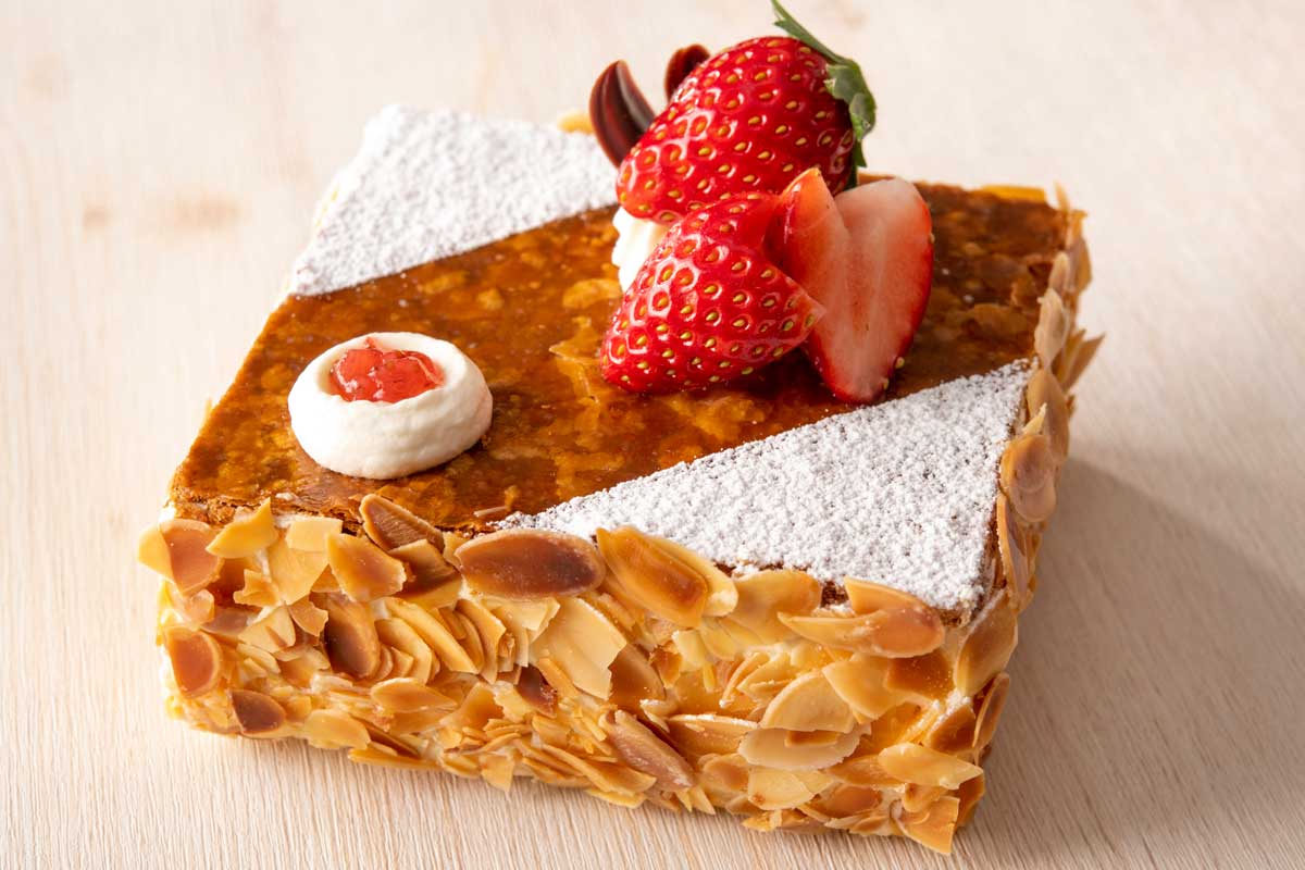 スイーツコーナー レーンズ アニバーサリーケーキ 浦安ブライトンホテル東京ベイ 東京ディズニーリゾート パートナーホテル